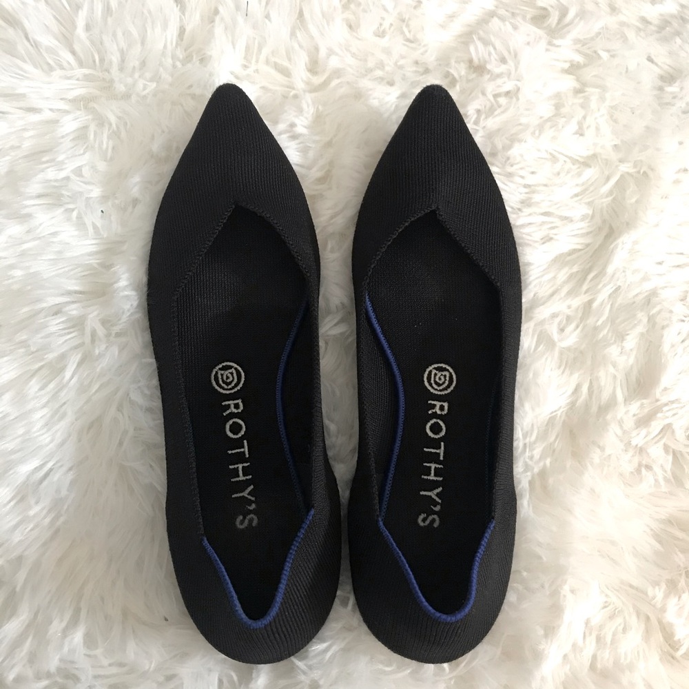 Black pointy Rothy’s like new